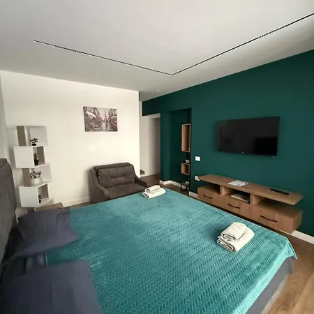 Downtown 3*