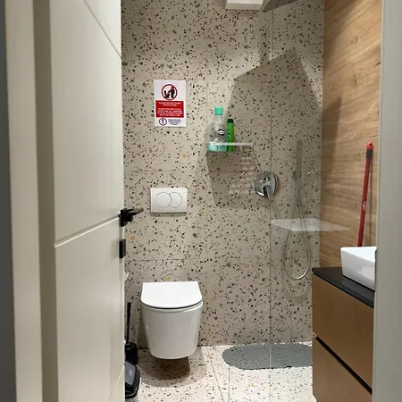 Downtown Apartmanhotel Tirana