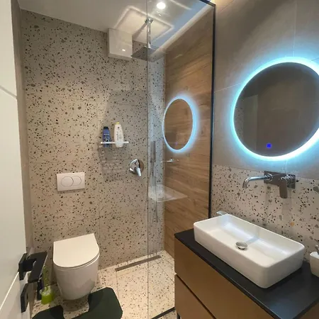 Downtown Apartmanhotel Tirana